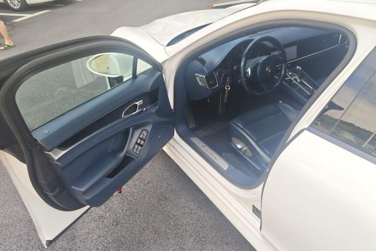Used Porsche Panamera 2010 Panamera 4 3.6L Driver Seat