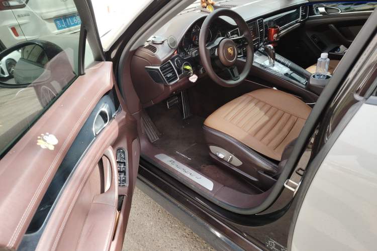 Used Porsche Panamera 2010 Panamera 4 3.6L Driver Seat