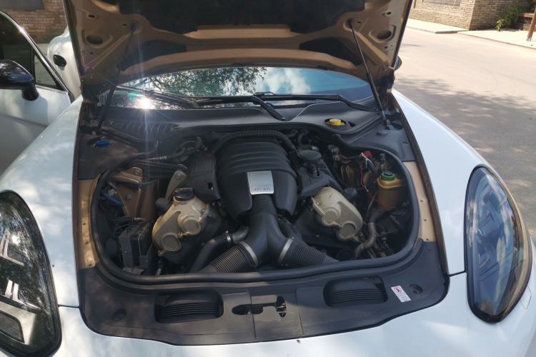 Used Porsche Panamera 2010 Panamera 4 3.6L Engine Bay
