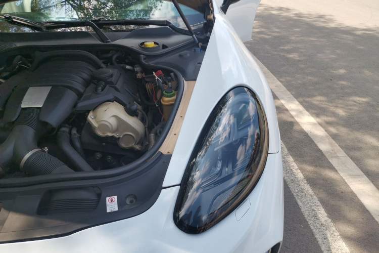 Used Porsche Panamera 2010 Panamera 4 3.6L Engine Bay Left