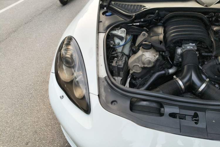 Used Porsche Panamera 2010 Panamera 3.6L Engine Bay Right