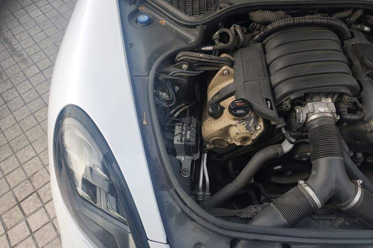 Used Porsche Panamera 2010 Panamera 3.6L Engine Bay Right