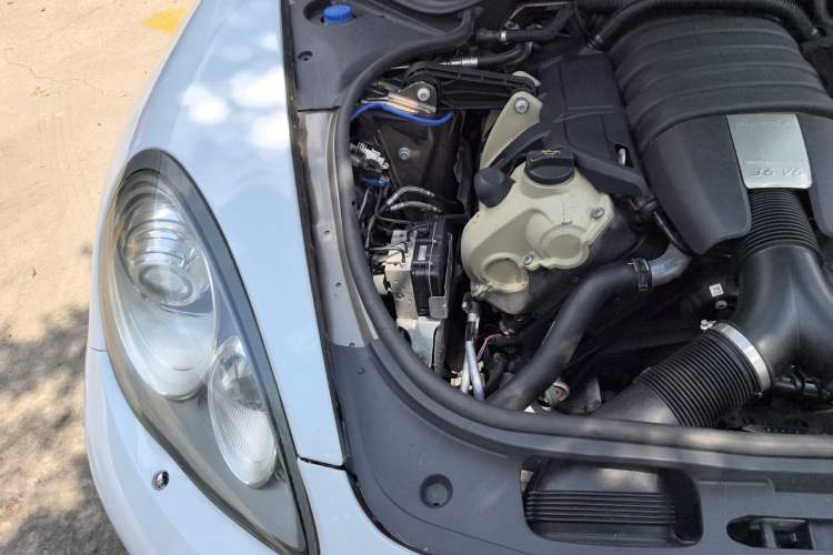Used Porsche Panamera 2010 Panamera 3.6L Engine Bay Right