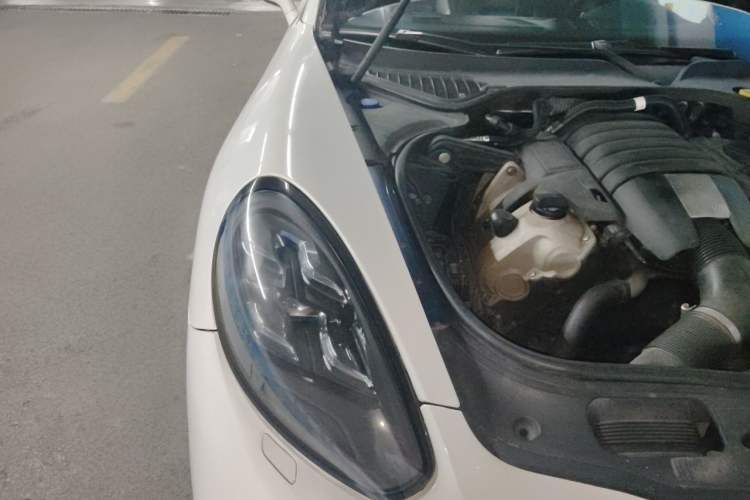 Used Porsche Panamera 2010 Panamera 3.6L Engine Bay Right