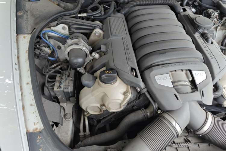 Used Porsche Panamera 2010 Panamera S 4.8L Engine Bay Right