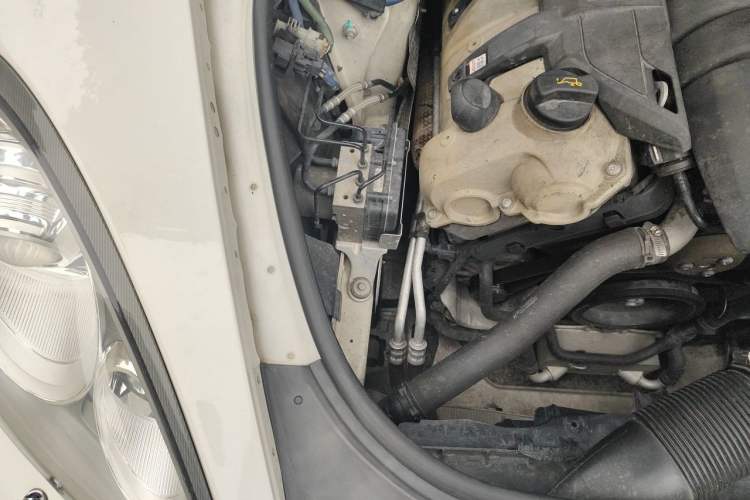 Used Porsche Panamera 2010 Panamera 3.6L Engine Bay Right