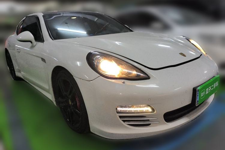 Used Porsche Panamera 2010 Panamera 3.6L Front Right 45 Deg