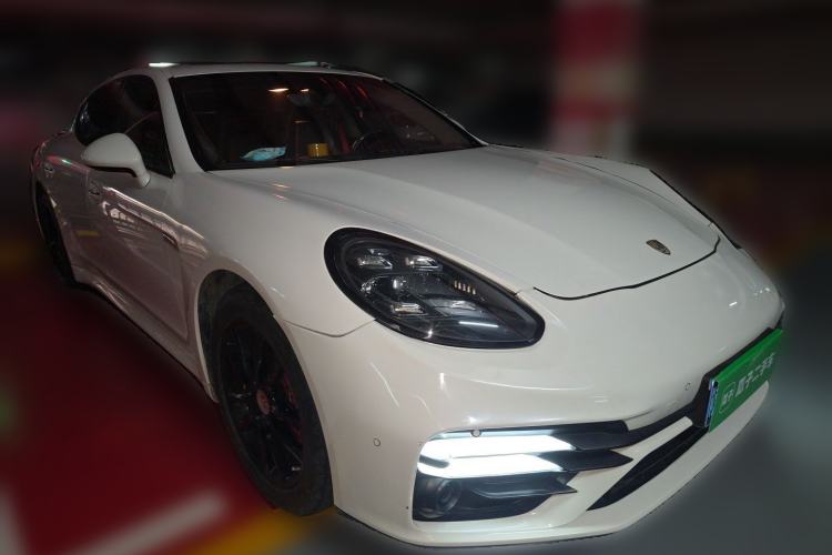 Used Porsche Panamera 2010 Panamera 4 3.6L Front Right 45 Deg