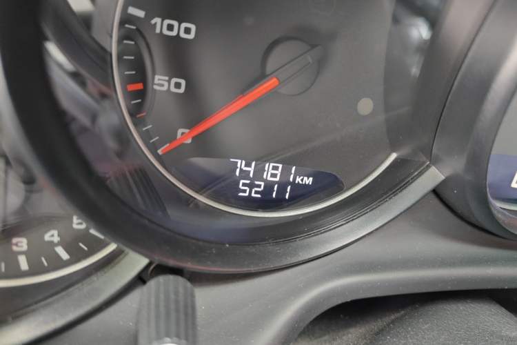 Used Porsche Panamera 2010 Panamera S 4.8L Odometer Close Up