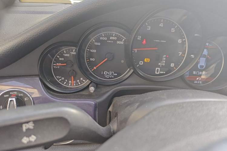 Used Porsche Panamera 2010 Panamera 4 3.6L Odometer Close Up