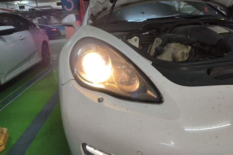 Used Porsche Panamera 2010 Panamera 3.6L Right Front Headlight