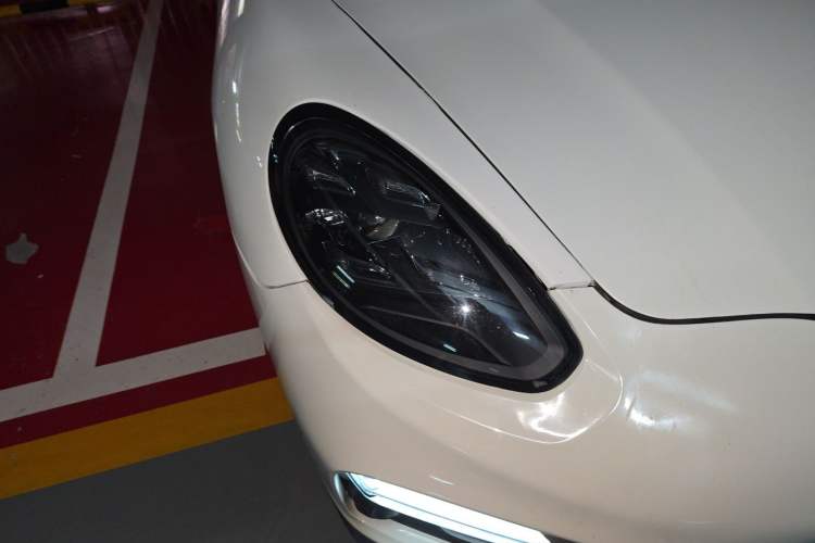 Used Porsche Panamera 2010 Panamera 4 3.6L Right Front Headlight