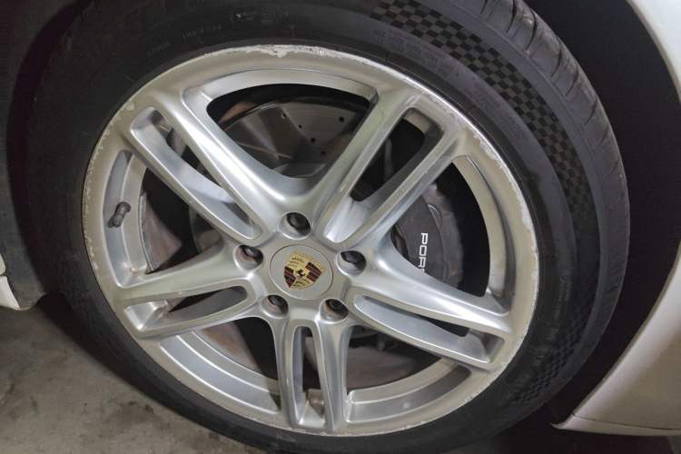 Used Porsche Panamera 2010 Panamera 3.6L Right Front Wheel Hub