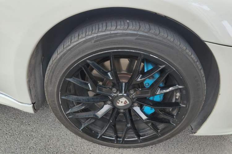 Used Porsche Panamera 2010 Panamera 3.6L Right Front Wheel Hub