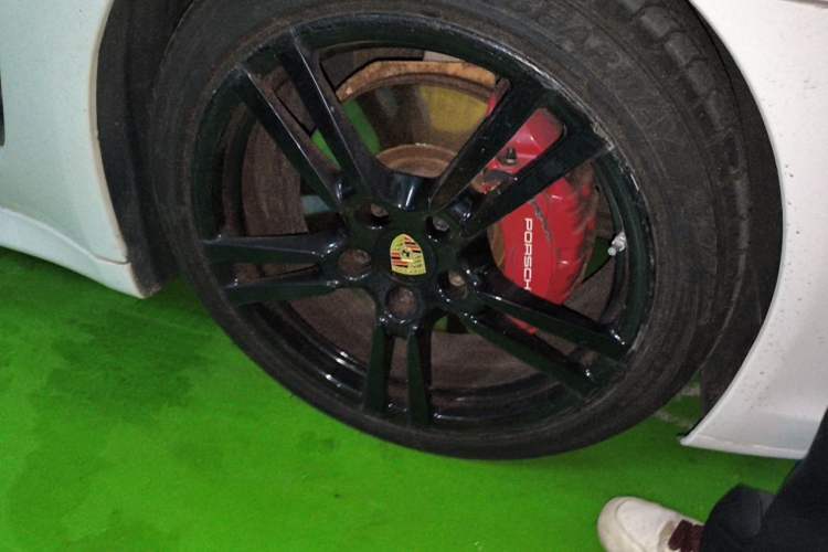 Used Porsche Panamera 2010 Panamera 3.6L Right Front Wheel Hub
