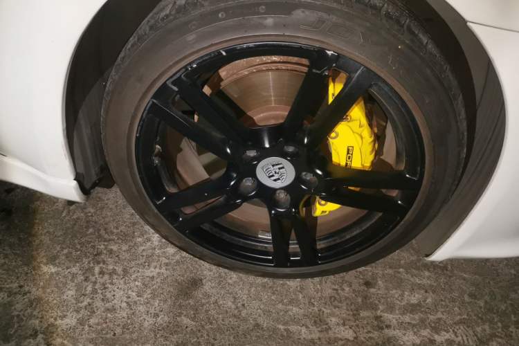 Used Porsche Panamera 2010 Panamera 3.6L Right Front Wheel Hub