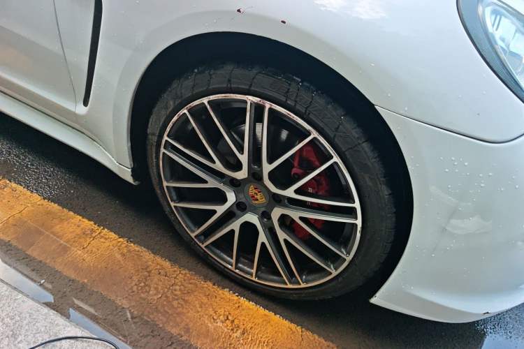Used Porsche Panamera 2010 Panamera 3.6L Right Front Wheel Hub
