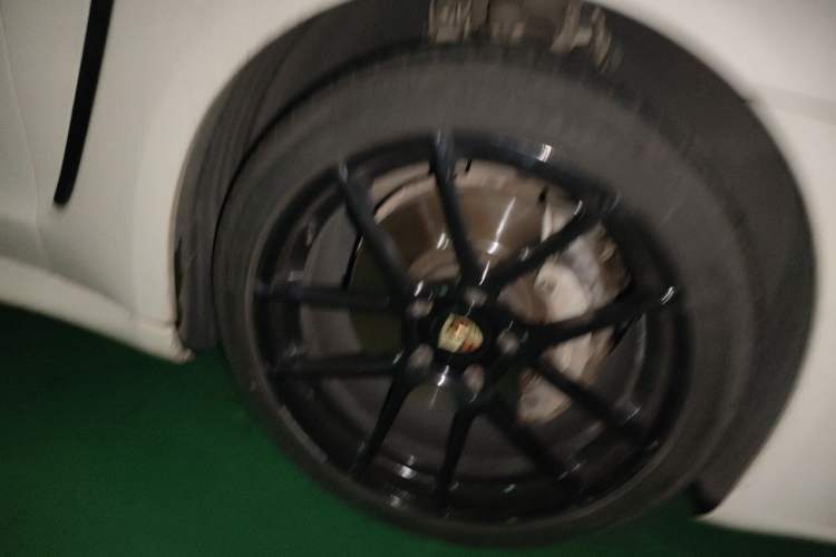 Used Porsche Panamera 2010 Panamera 3.6L Right Front Wheel Hub