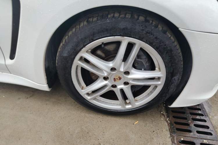 Used Porsche Panamera 2010 Panamera 3.6L Right Front Wheel Hub