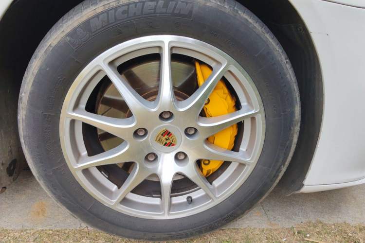 Used Porsche Panamera 2010 Panamera 3.6L Right Front Wheel Hub