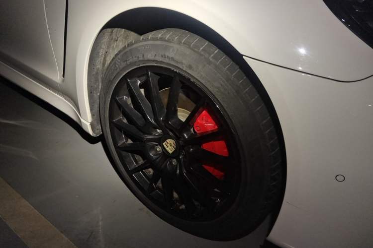 Used Porsche Panamera 2010 Panamera 3.6L Right Front Wheel Hub