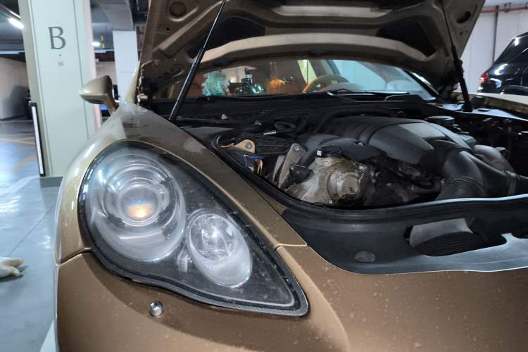 Used Porsche Panamera 2010 Panamera 3.6L Engine Bay Right