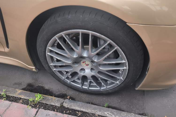 Used Porsche Panamera 2010 Panamera 3.6L Right Front Wheel Hub