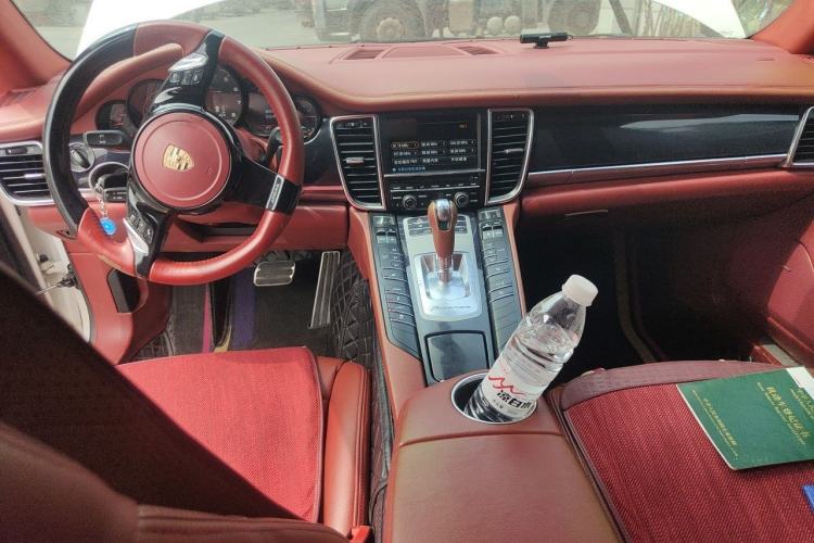Used Porsche Panamera  Center Console