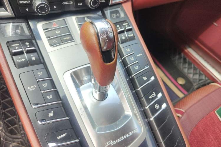 Used Porsche Panamera  Gear Lever