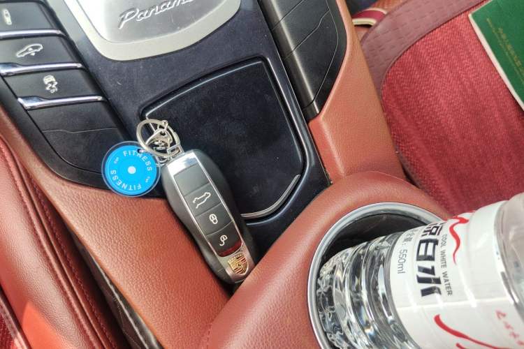 Used Porsche Panamera  Vehicle Key
