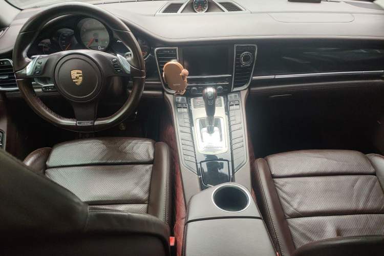 Used Porsche Panamera 2012 Panamera S Hybrid 3.0T Center Console