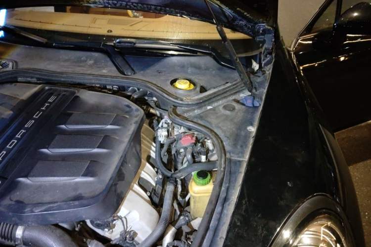 Used Porsche Panamera 2012 Panamera S Hybrid 3.0T Engine Bay Left