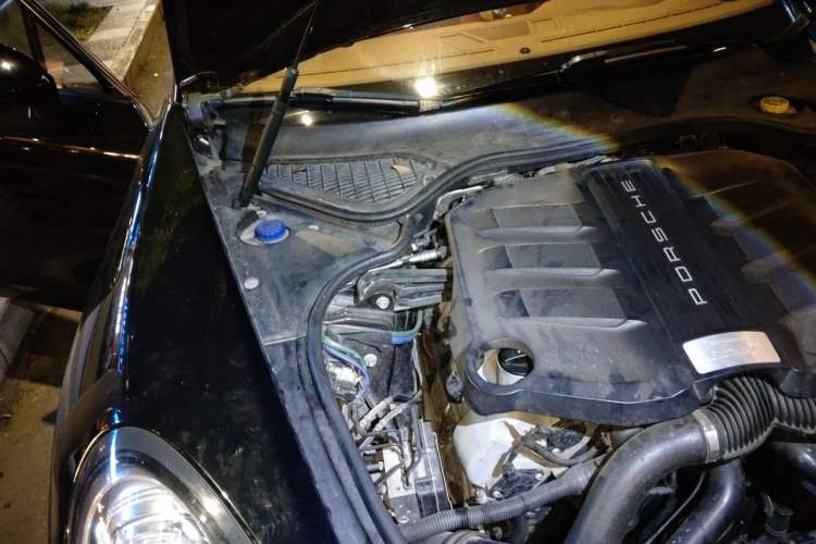 Used Porsche Panamera 2012 Panamera S Hybrid 3.0T Engine Bay Right