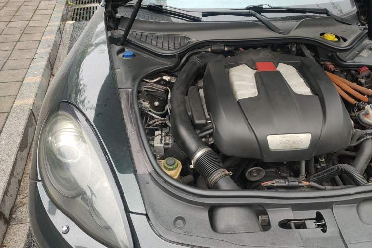 Used Porsche Panamera 2012 Panamera S Hybrid 3.0T Engine Bay Right