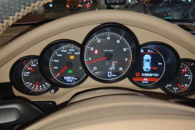 Used Porsche Panamera 2012 Panamera S Hybrid 3.0T Instrument Cluster