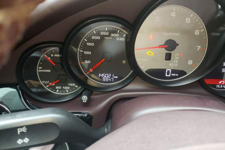 Used Porsche Panamera 2012 Panamera S Hybrid 3.0T Odometer Close Up