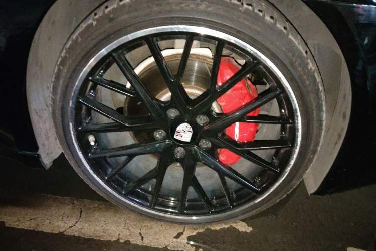 Used Porsche Panamera 2012 Panamera S Hybrid 3.0T Right Front Wheel Hub