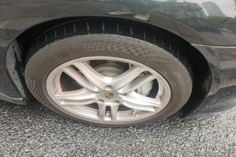 Used Porsche Panamera 2012 Panamera S Hybrid 3.0T Right Front Wheel Hub