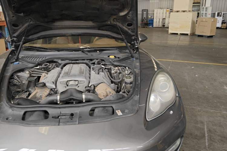 Used Porsche Panamera 2012 Panamera Turbo S 4.8T Engine Bay Left