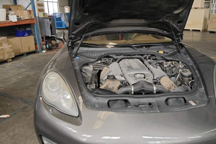 Used Porsche Panamera 2012 Panamera Turbo S 4.8T Engine Bay Right
