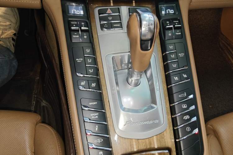 Used Porsche Panamera 2012 Panamera Turbo S 4.8T Gear Lever