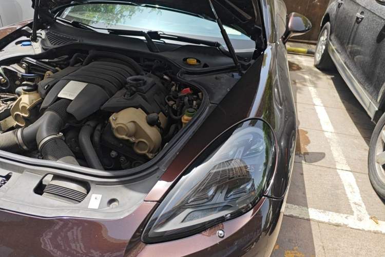 Used Porsche Panamera 2012 Panamera S Hybrid 3.0T Engine Bay Left
