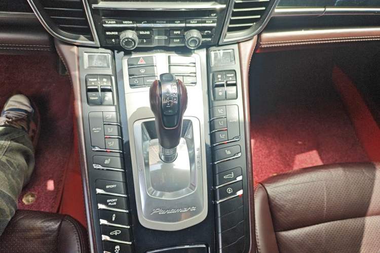 Used Porsche Panamera 2012 Panamera S Hybrid 3.0T Gear Lever