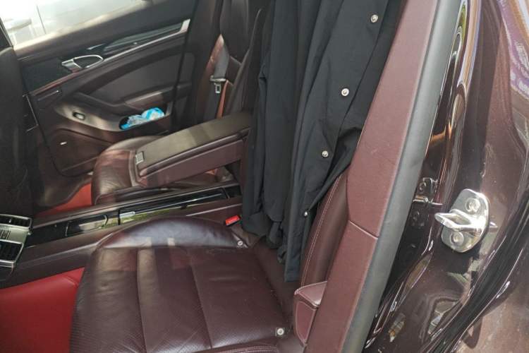 Used Porsche Panamera 2012 Panamera S Hybrid 3.0T Left Rear Seat