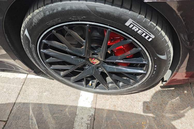 Used Porsche Panamera 2012 Panamera S Hybrid 3.0T Right Front Wheel Hub