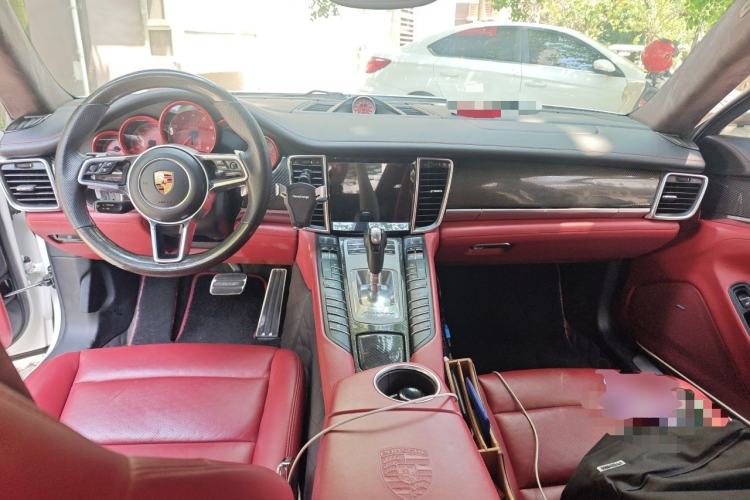 Used Porsche Panamera  Center Console