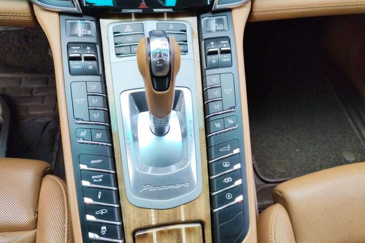 Used Porsche Panamera 2012 Panamera Turbo S 4.8T Gear Lever