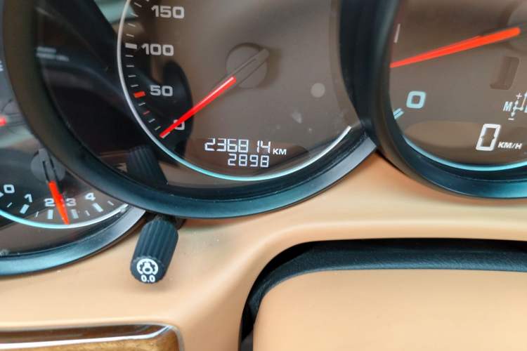 Used Porsche Panamera 2012 Panamera Turbo S 4.8T Odometer Close Up