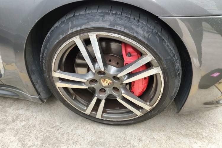 Used Porsche Panamera 2012 Panamera Turbo S 4.8T Right Front Wheel Hub