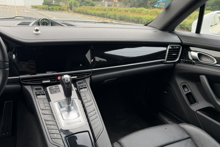 Used Porsche Panamera 2012 Panamera S Hybrid 3.0T Audio And AC Panel